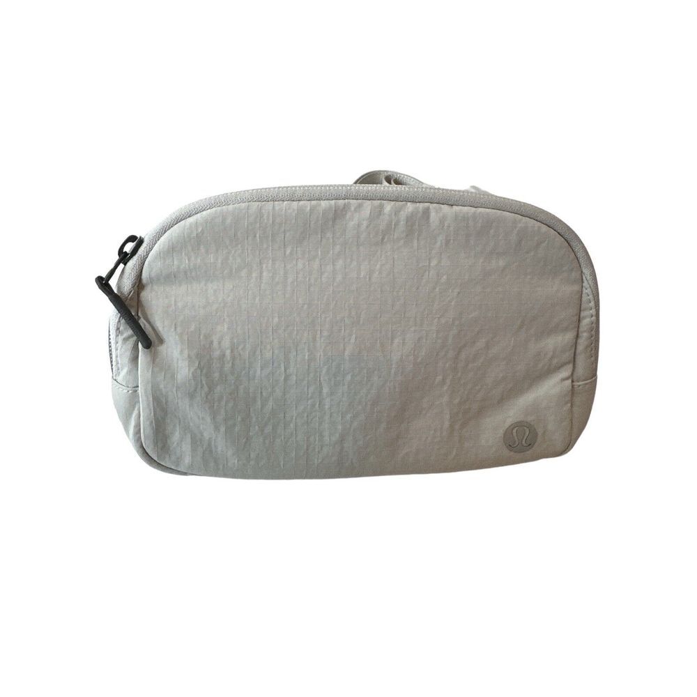 Lululemon Everywhere Belt Bag Light Gray NWT